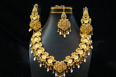 Gold plated set with real stones